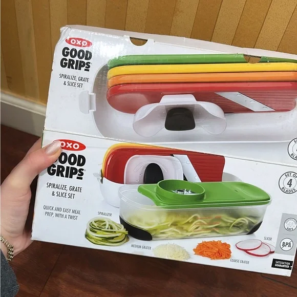 OXO Grate & Slice Set with Spiralizer - Red, Green, Orange - Picture 2 of 4